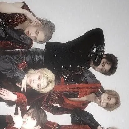 chat with ai character: stray kids×tp