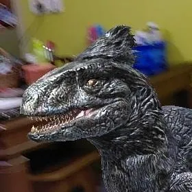 chat with ai character: the Dakotaraptor