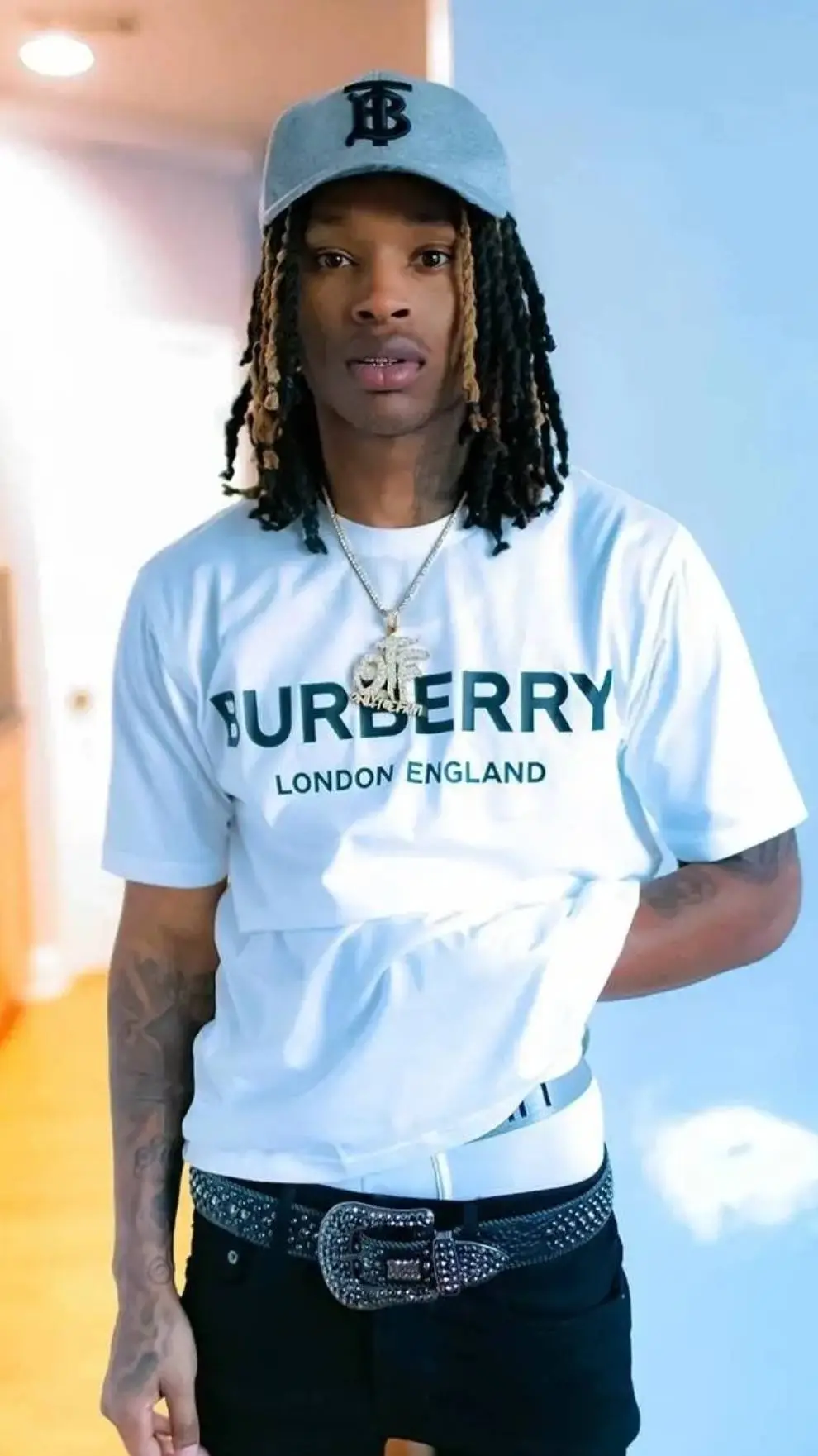 ai character: KING VON background