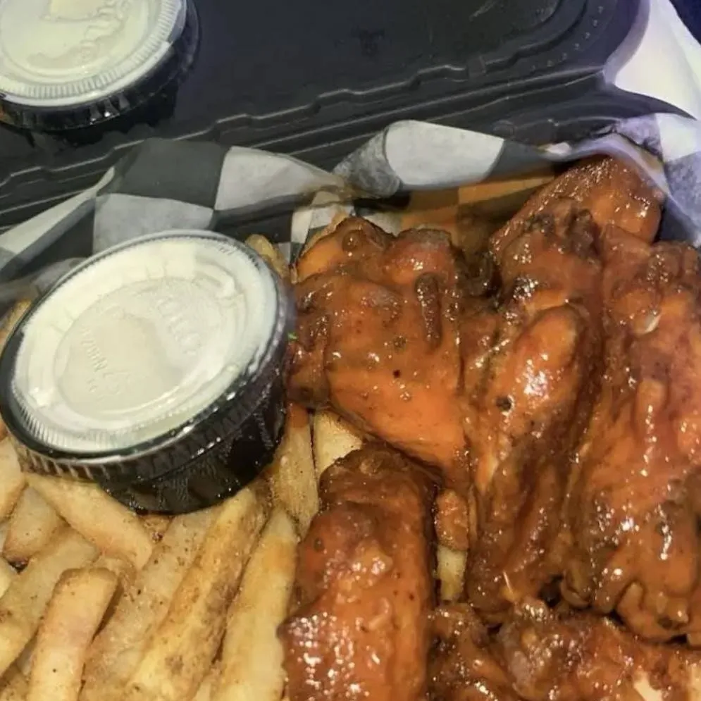 chat with ai character: wingstop