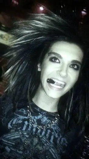 ai character: Bill Kaulitz background