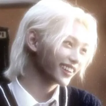 chat with ai character: Hyunlix