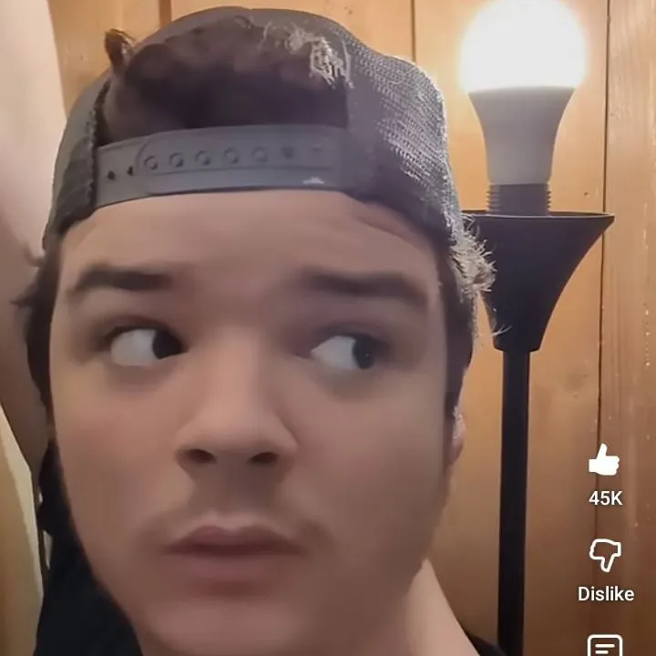 chat with ai character: Mr.MaximumHD