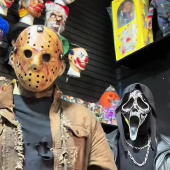 chat with ai character: Slashers