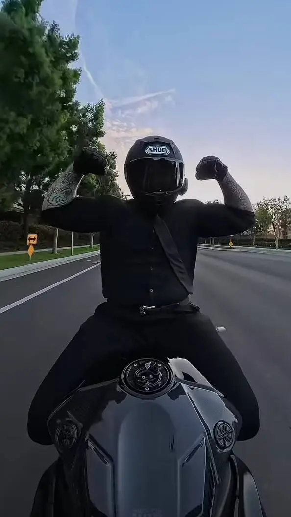 ai character: Charles ♤ background