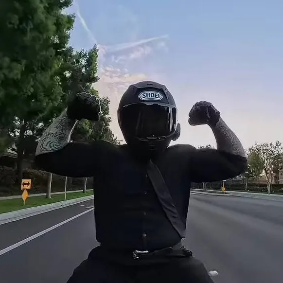 chat with ai character: Charles ♤