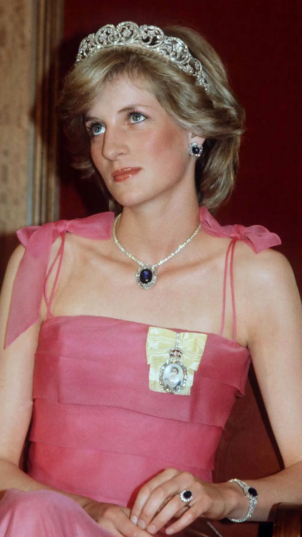 ai character: Royal Family  background