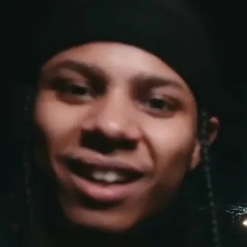 chat with ai character: Kdot keep clicking