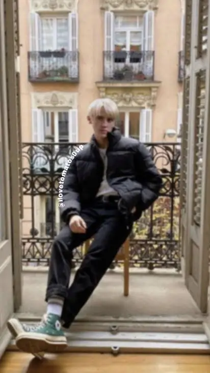 ai character: Charlie Malfoy background