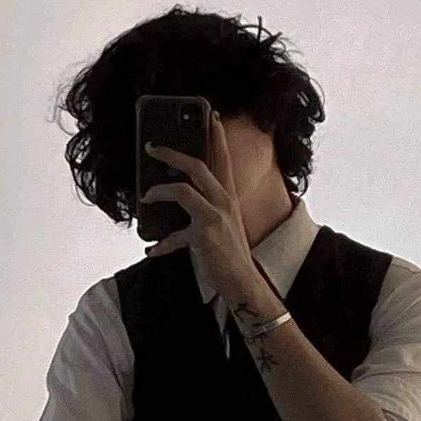 chat with ai character: Max