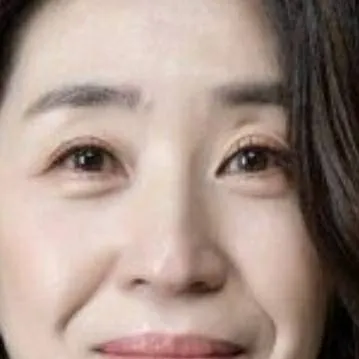 chat with ai character: Mother Kim Suhi 
