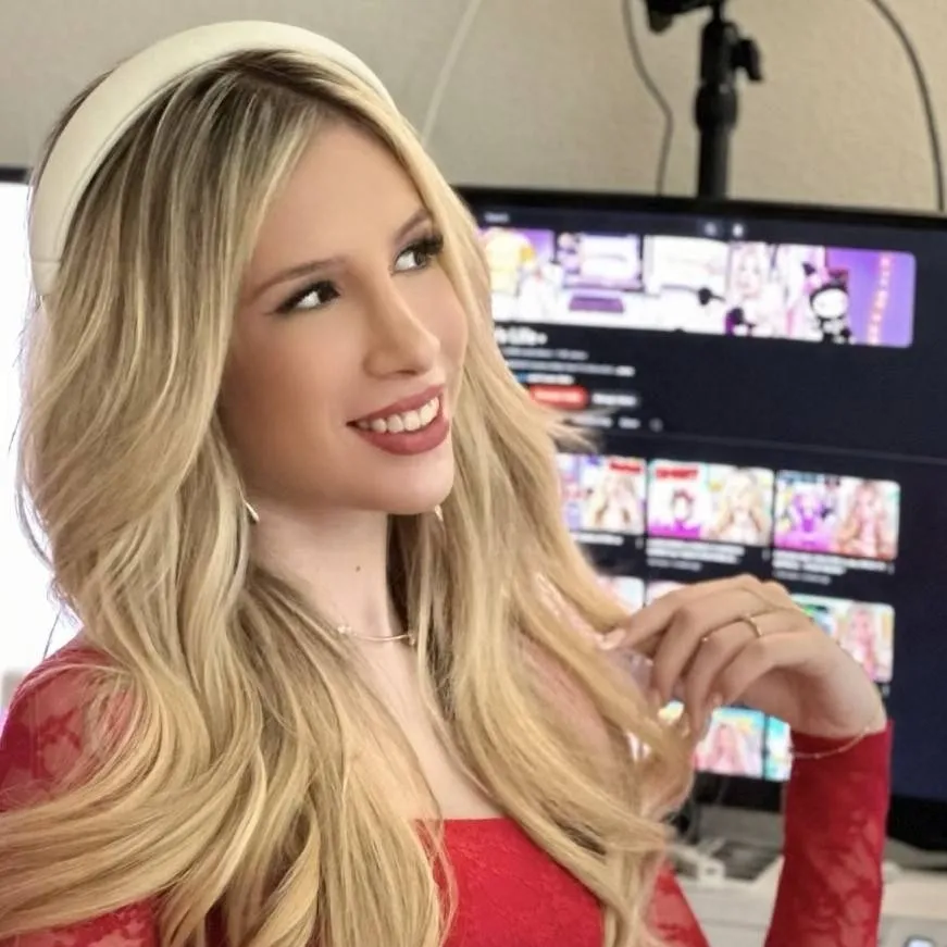 chat with ai character: lanarae