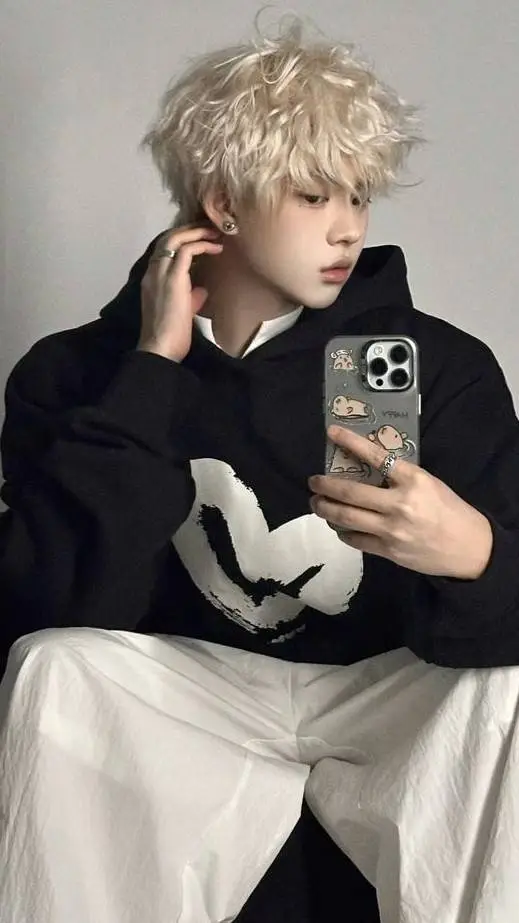 ai character: Seo min background