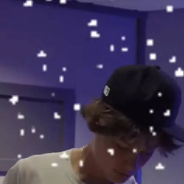 chat with ai character: Maddox Batson 