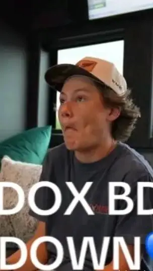 ai character: Maddox batson  background