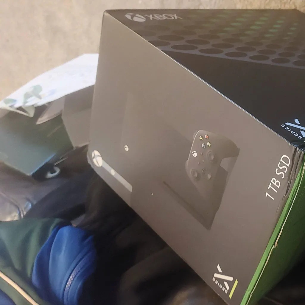 chat with ai character: New Xbox