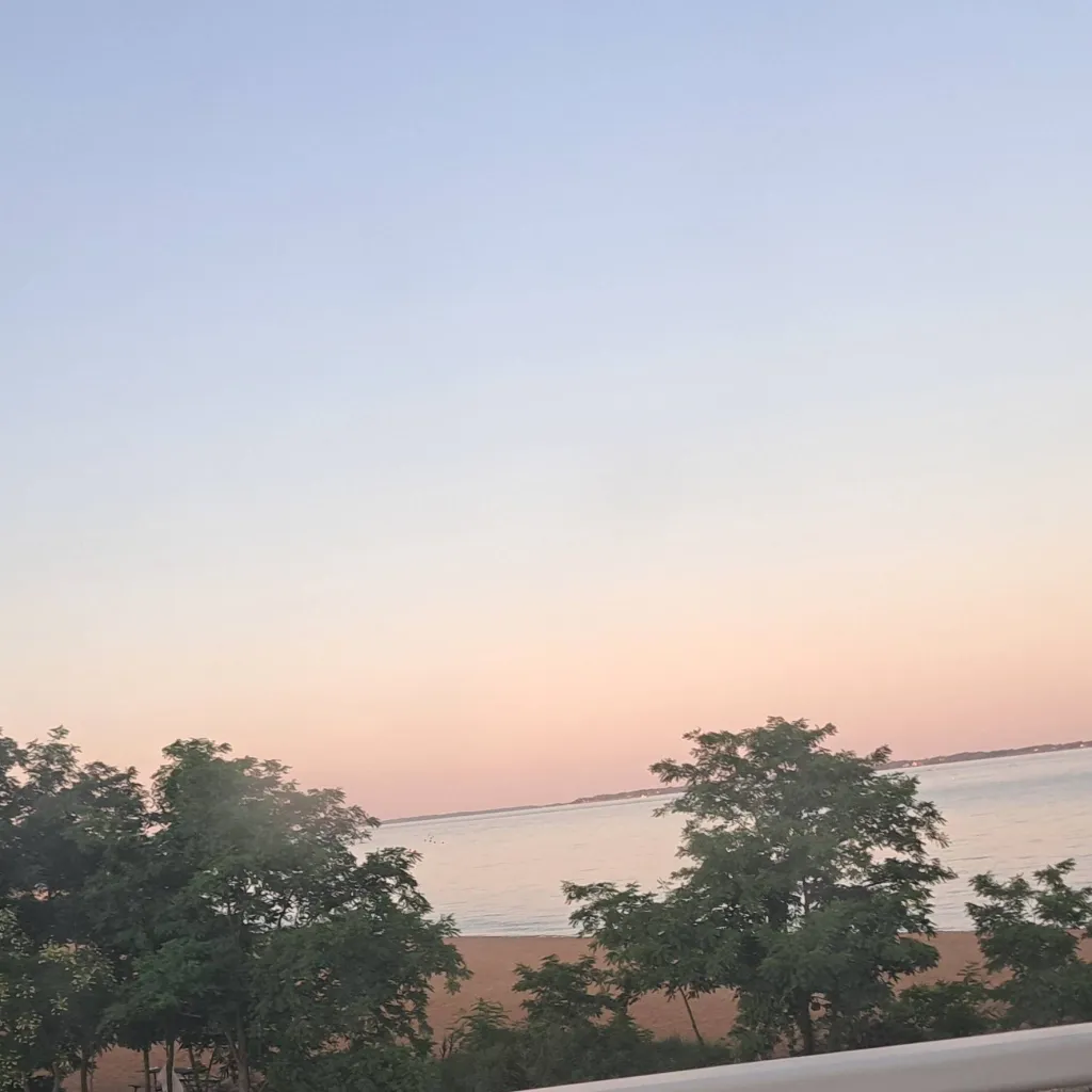 chat with ai character: freaky principles