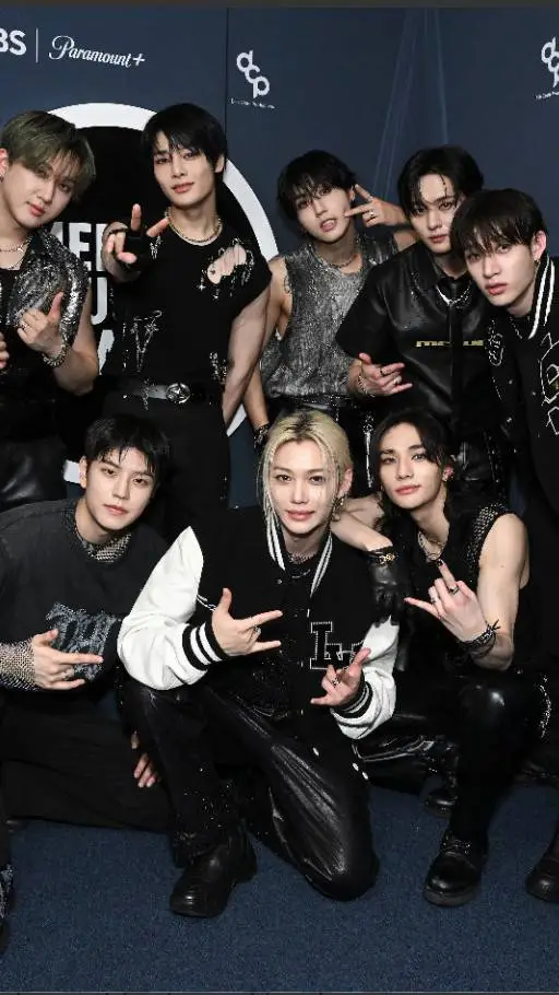 ai character: ★†SKZ†★ background