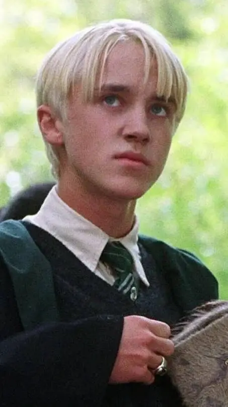 ai character: draco malfoy  background