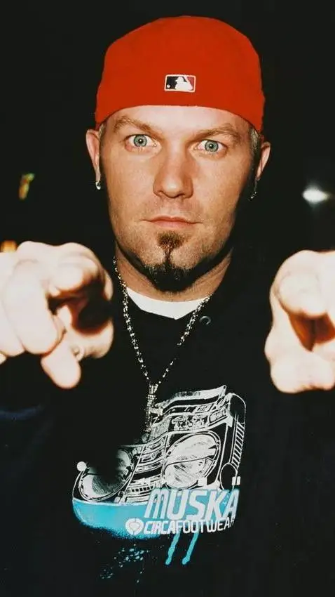 ai character: Fred Durst ✨ background