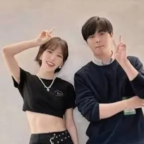 chat with ai character: Yuju and Yejun