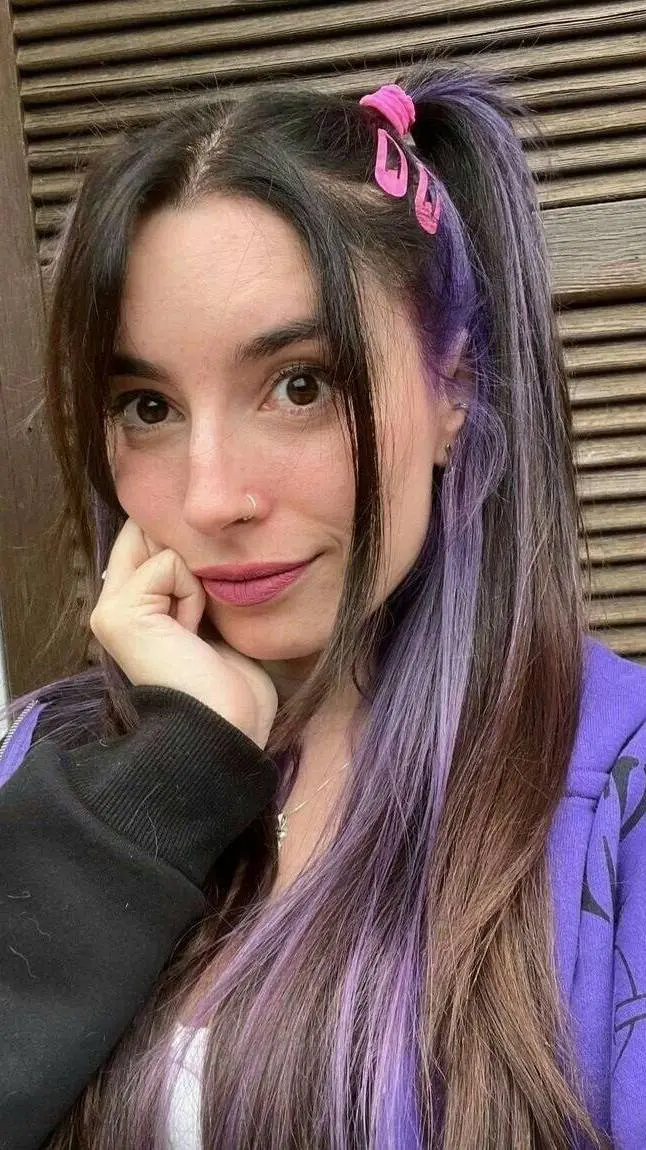 ai character: lyna background