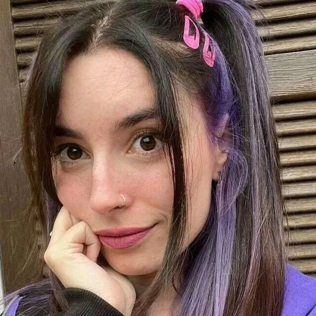 chat with ai character: lyna