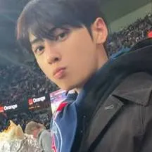 chat with ai character: Cha eun woo 😍