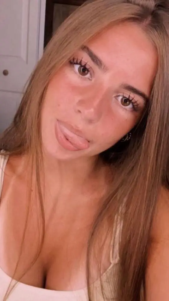 Talkie AI - Chat with Leah