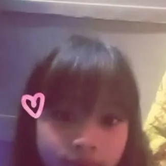 chat with ai character: Crissel