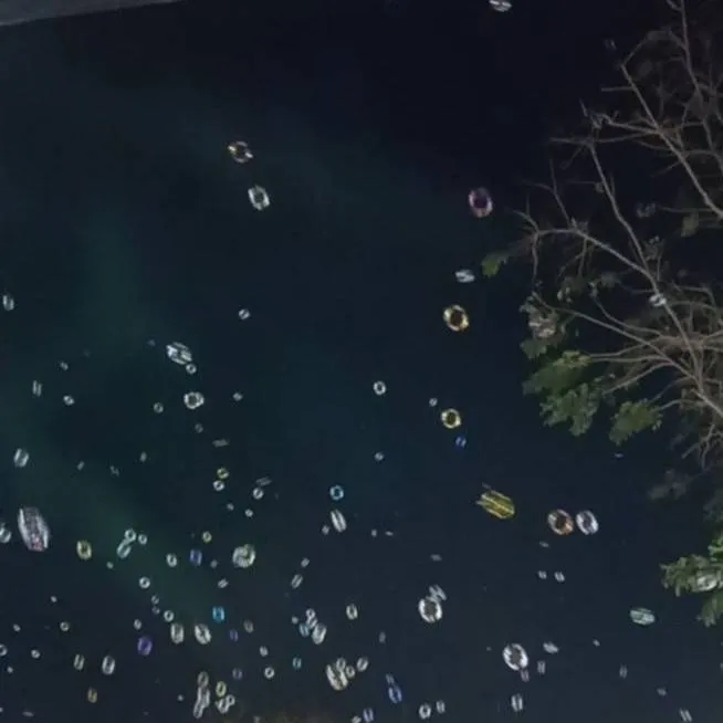 chat with ai character: Meteor garden 2018