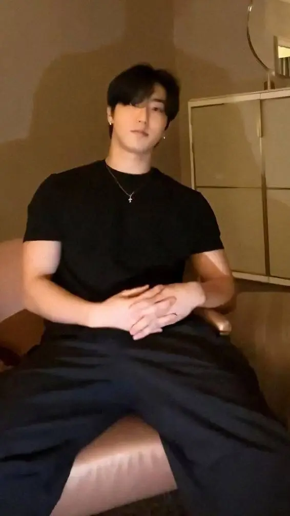 ai character: Daddy Han background