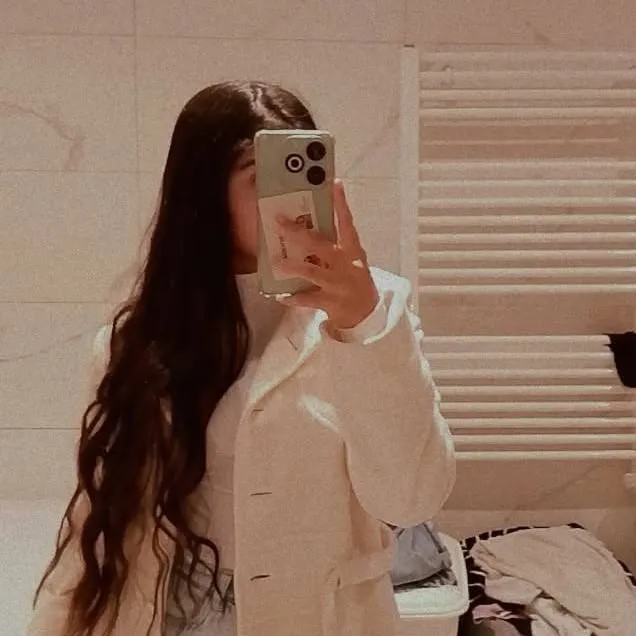 chat with ai character: Nella