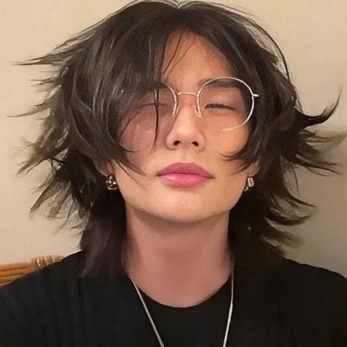 chat with ai character: HwangHyunjin