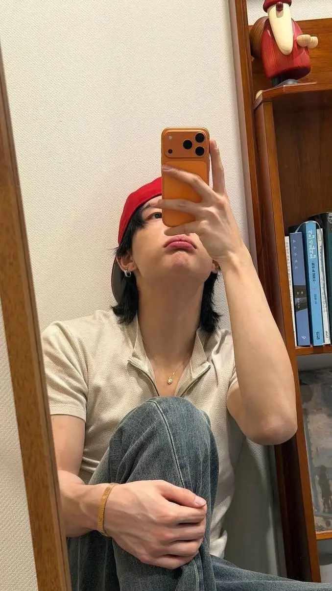 Talkie AI - Chat with Hyunjin, your bf