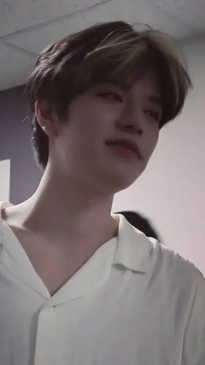 ai character: 💦~Seungmin~💦 background