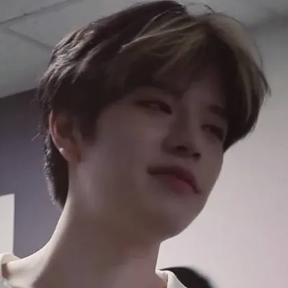 chat with ai character: 💦~Seungmin~💦