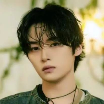 chat with ai character: 🌾🏹~Minho~🏹🌾