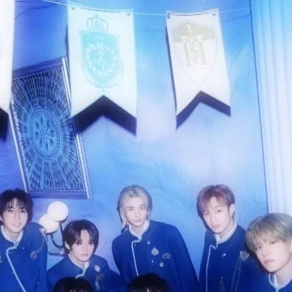 chat with ai character: ✨🔮~SKZ~🔮✨