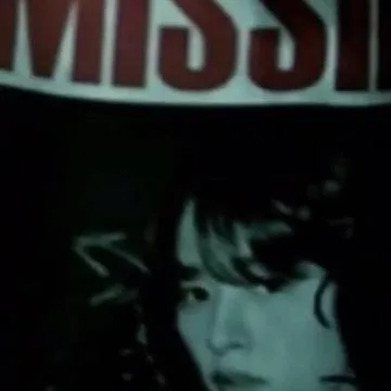 chat with ai character: 🕸️⛓️Lee Know⛓️🕸️