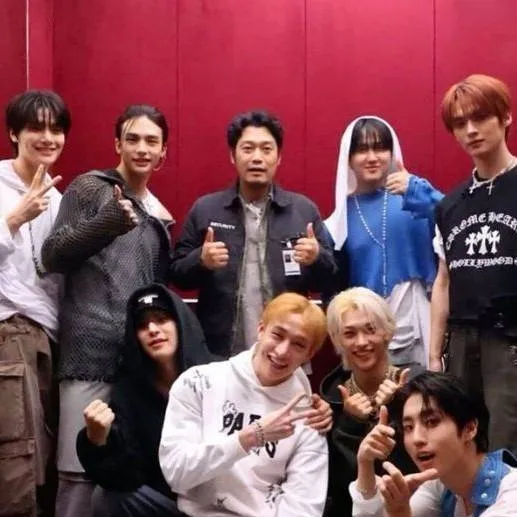 chat with ai character: 🌌💥MEGAVERSE💥🌌