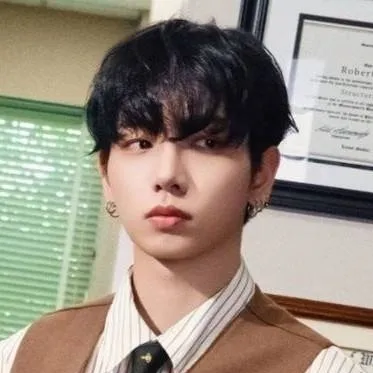 chat with ai character: 🍿🖨️~Jaehyun~🖨️🍿