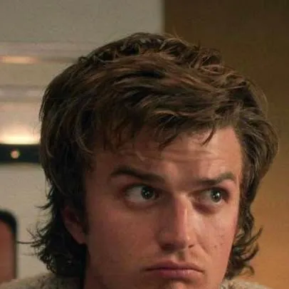 chat with ai character: steve Harrington 