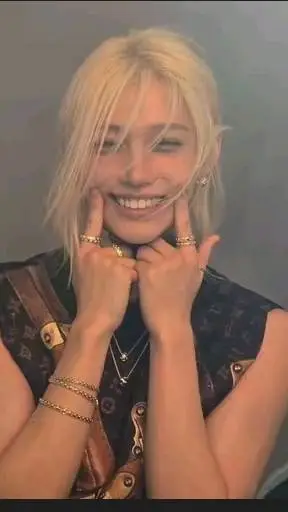 ai character: Felix background