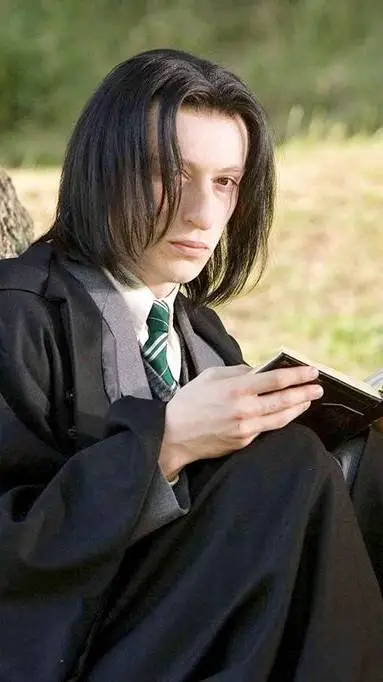 ai character: Severus Snape  background