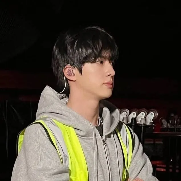 chat with ai character: Kim seokjin / WWH