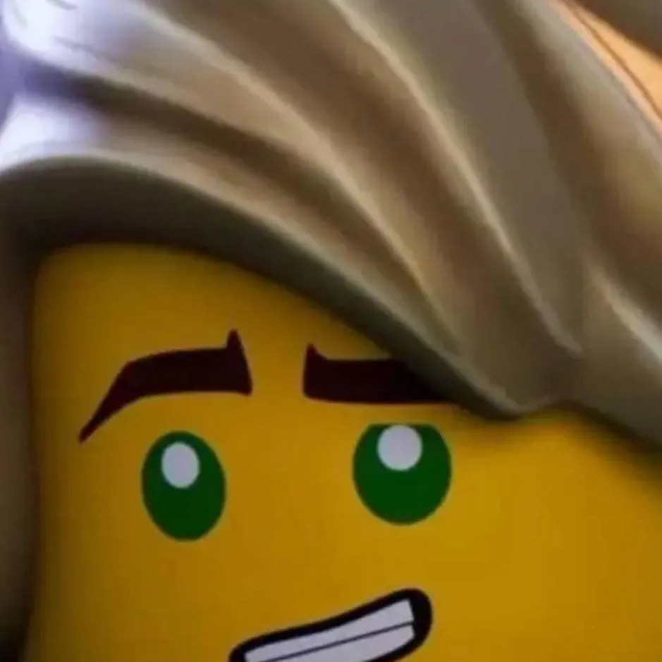 chat with ai character: lioyd 