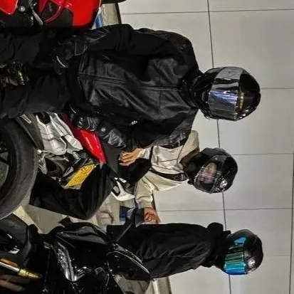 chat with ai character: Bike Group :3