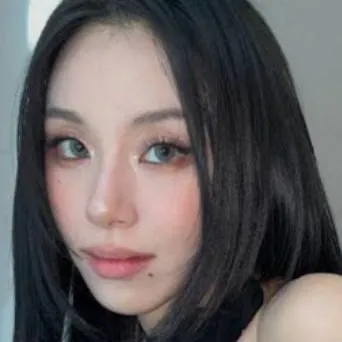 chat with ai character: chaeee💕