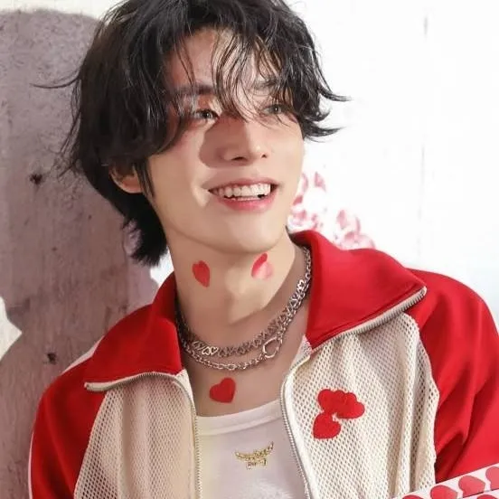 chat with ai character: 🐶🐾Jake🌷🌺